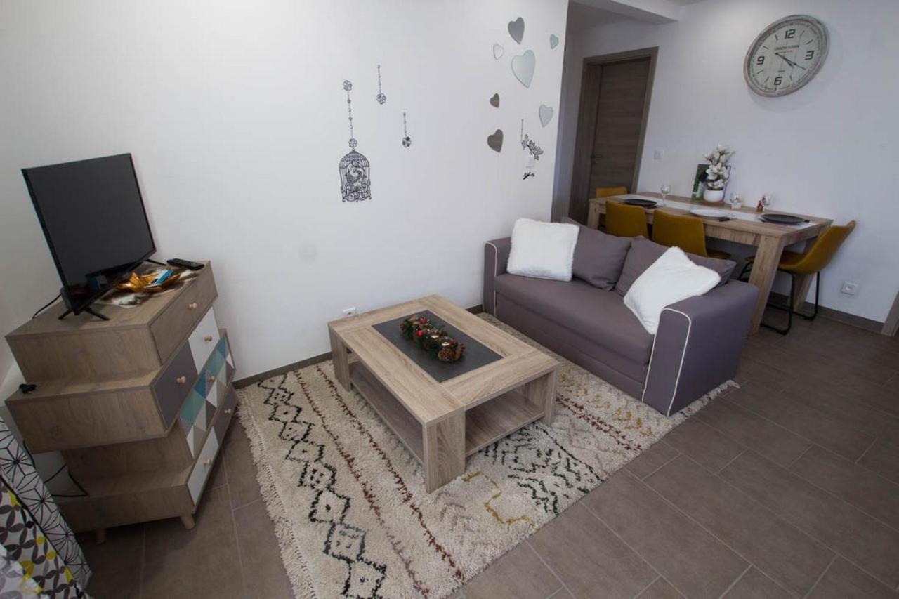 Chez Emilie & Charles Classe 4 Etoiles Apartment *
